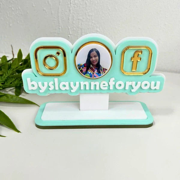 Stand Personalizado para Redes Sociales con Marca de Agua Desmontable